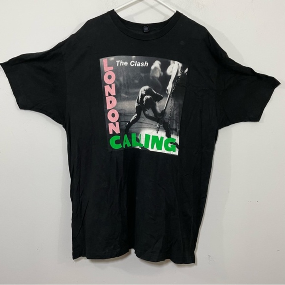 The clash band t-shirt size XXL London calling BLACK short sleeve